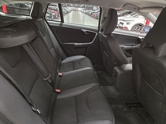 Volvo V60 5 of 10