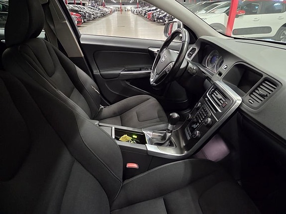 Volvo V60 4 of 10