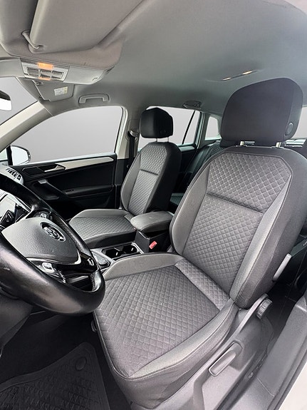 Volkswagen Tiguan 12 of 27