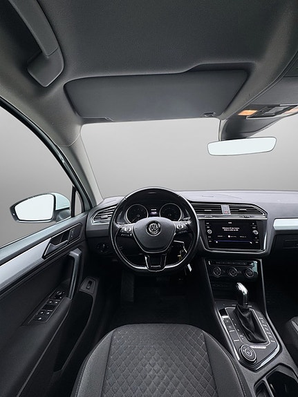 Volkswagen Tiguan 13 of 27