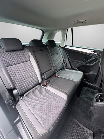 Volkswagen Tiguan 20 of 27