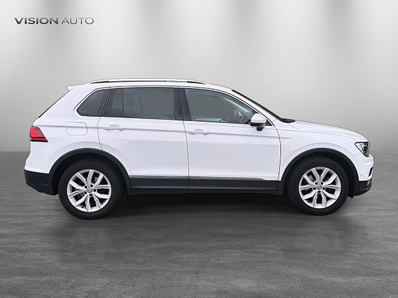 Volkswagen Tiguan 4 of 27