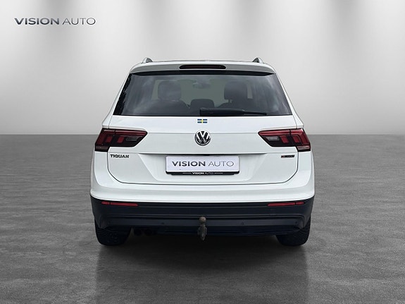 Volkswagen Tiguan 6 of 27