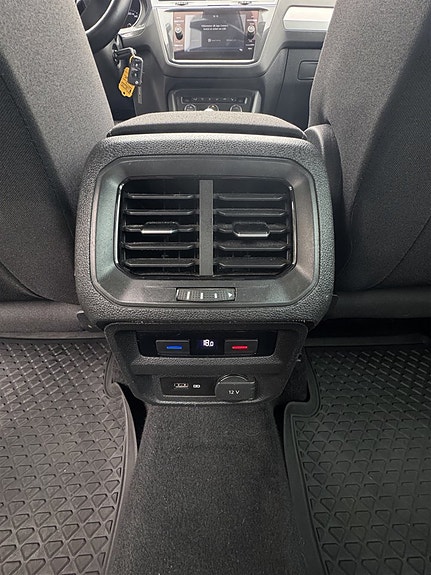 Volkswagen Tiguan 23 of 27