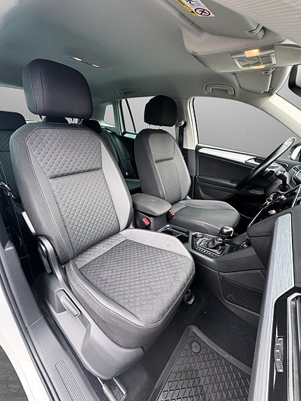 Volkswagen Tiguan 17 of 27
