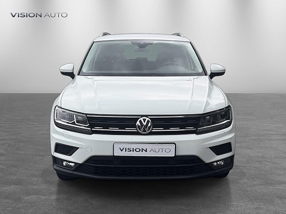 Volkswagen Tiguan 2 of 27