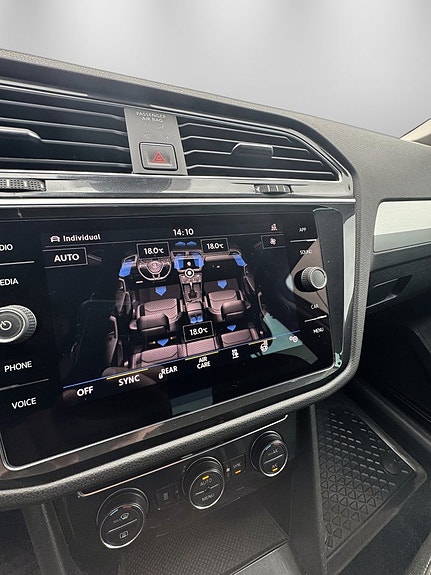 Volkswagen Tiguan 19 of 27