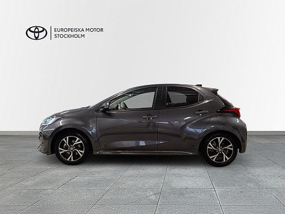 Toyota Yaris 4 of 17