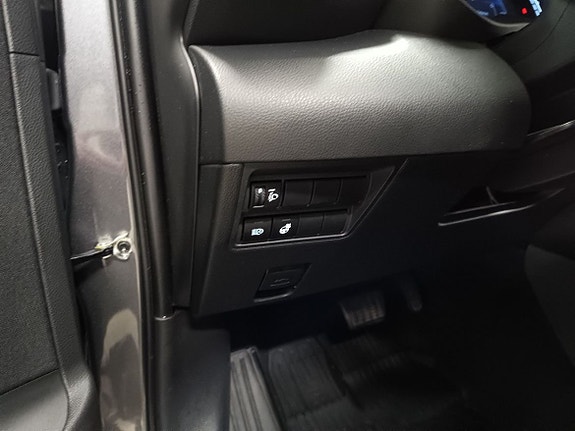 Toyota Yaris 15 of 17