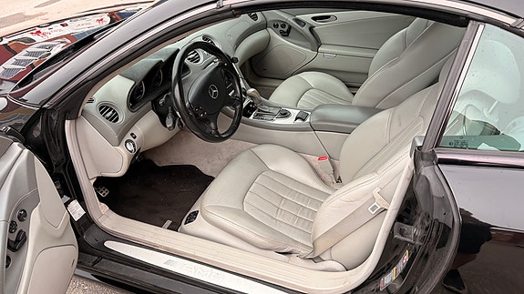 Mercedes-Benz SL55 7 of 12