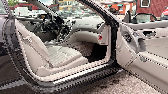 Mercedes-Benz SL55 8 of 12