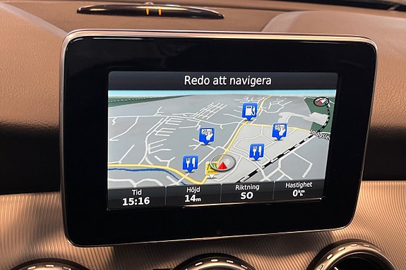 Mercedes-Benz GLA200 d 16 of 26