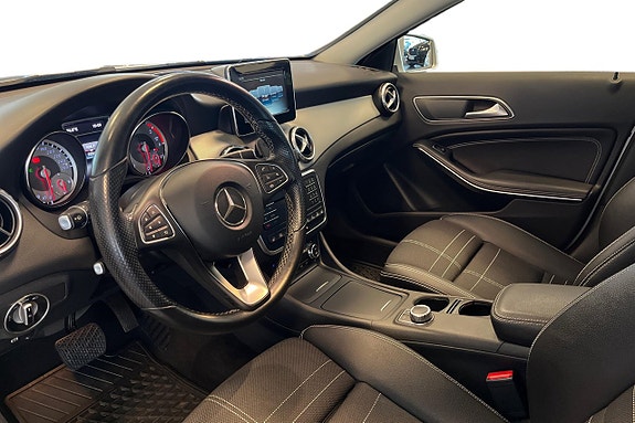 Mercedes-Benz GLA200 d 11 of 26