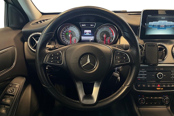 Mercedes-Benz GLA200 d 13 of 26