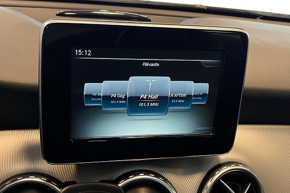 Mercedes-Benz GLA200 d 15 of 26