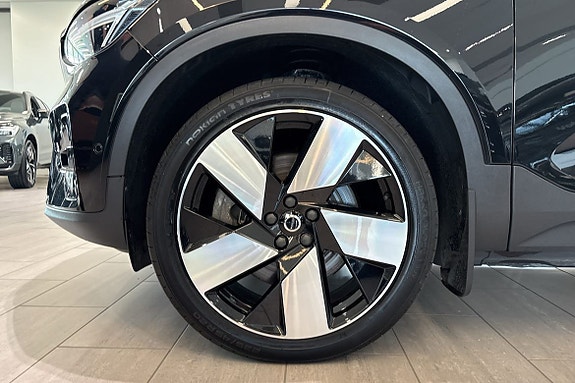 Volvo XC40 19 of 30