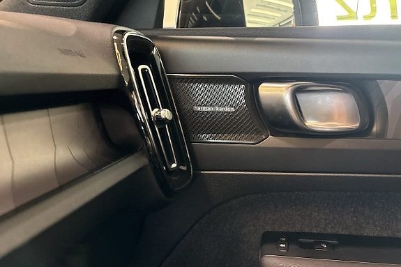 Volvo XC40 26 of 30