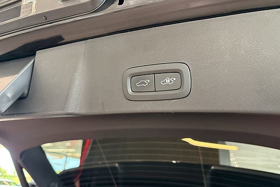 Volvo XC40 15 of 30