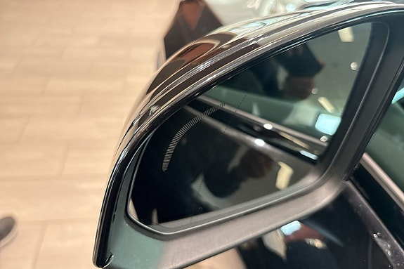 Volvo XC40 18 of 30