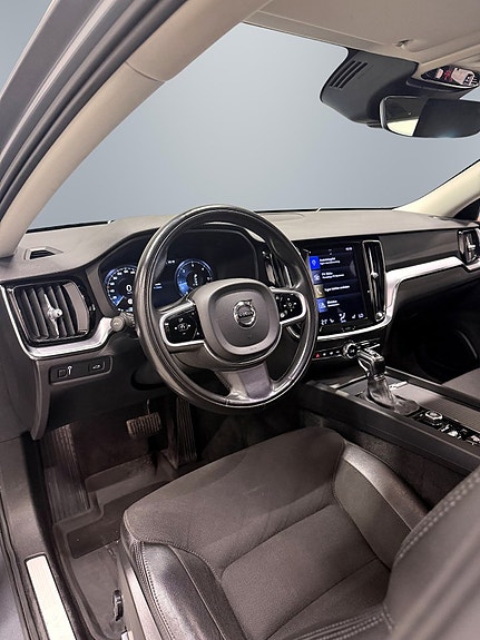 Volvo V60 Cross Country 11 of 28