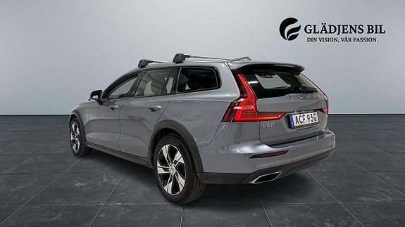 Volvo V60 Cross Country 5 of 28