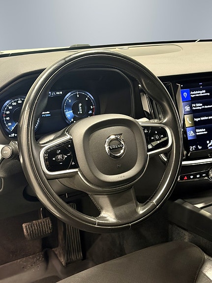 Volvo V60 Cross Country 12 of 28