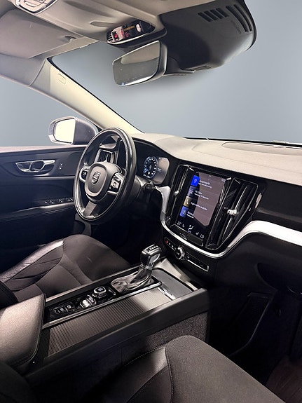 Volvo V60 Cross Country 14 of 28
