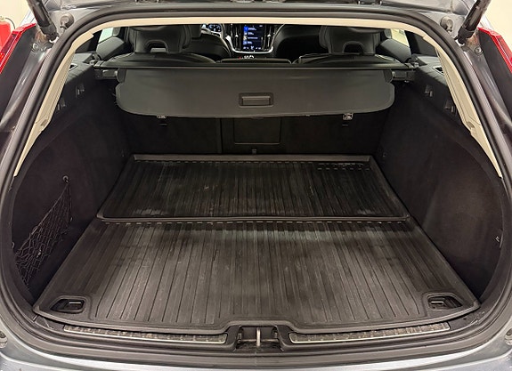 Volvo V60 Cross Country 17 of 28