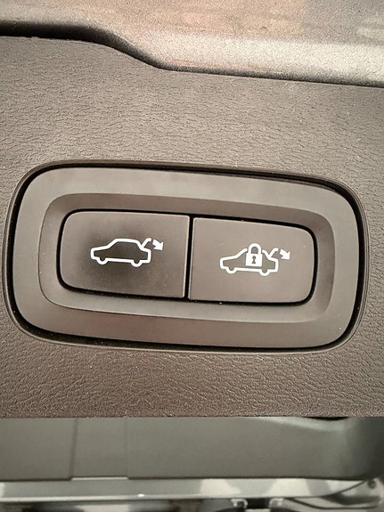 Volvo V60 Cross Country 18 of 28