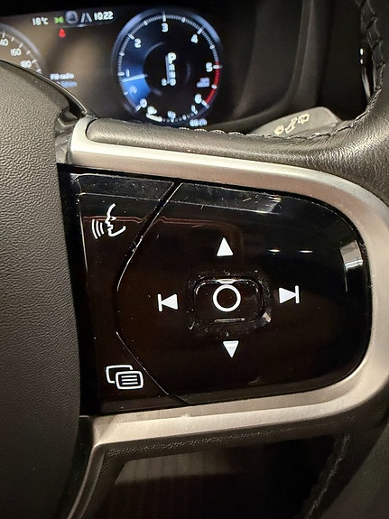 Volvo V60 Cross Country 23 of 28