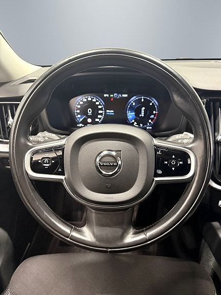Volvo V60 Cross Country 20 of 28