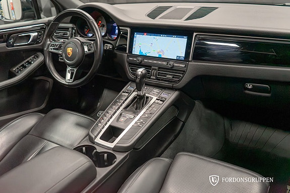 Porsche Macan S 21 of 24