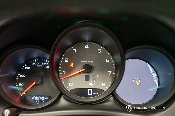 Porsche Macan S 20 of 24