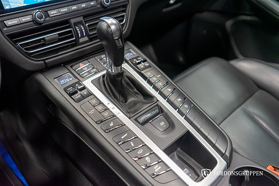 Porsche Macan S 22 of 24