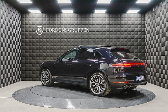 Porsche Macan S 4 of 24