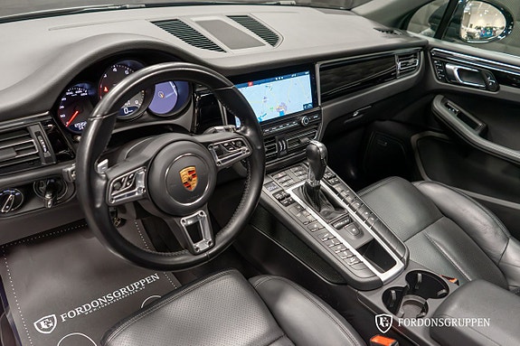 Porsche Macan S 17 of 24
