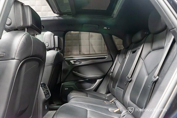 Porsche Macan S 24 of 24