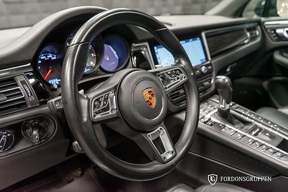 Porsche Macan S 18 of 24