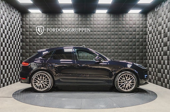 Porsche Macan S 9 of 24