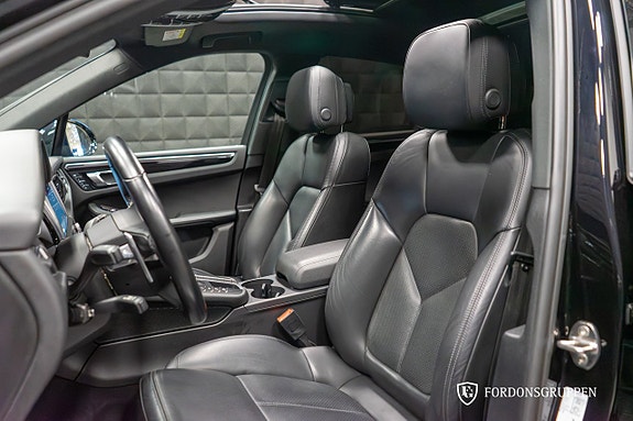 Porsche Macan S 15 of 24