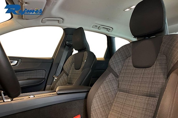Volvo XC60 13 of 19