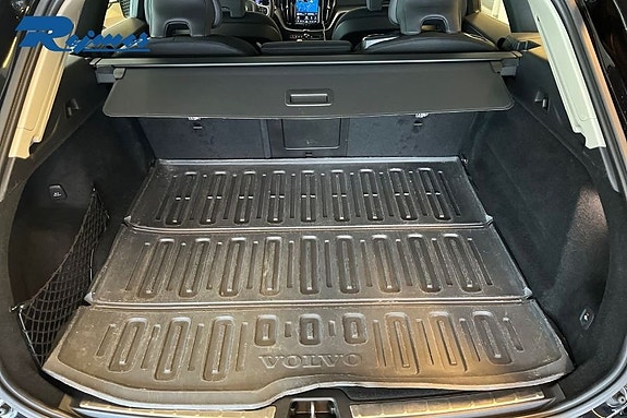 Volvo XC60 14 of 19