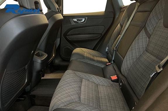 Volvo XC60 12 of 19