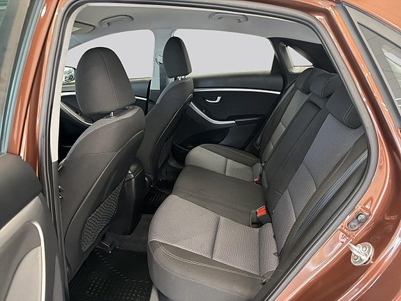 Hyundai i30 8 of 23