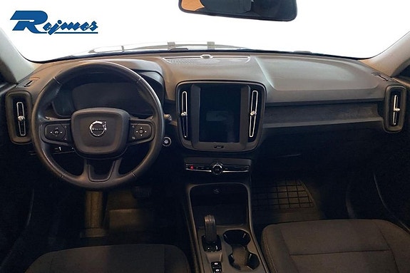Volvo XC40 9 of 18