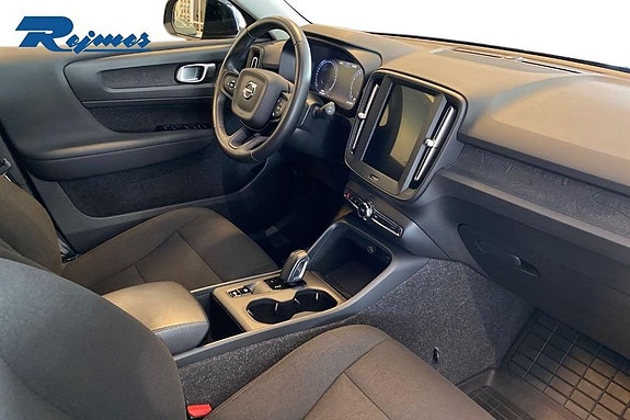 Volvo XC40 10 of 18