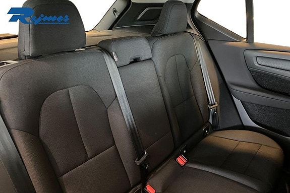Volvo XC40 12 of 18
