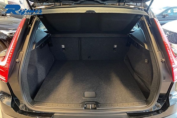 Volvo XC40 13 of 18