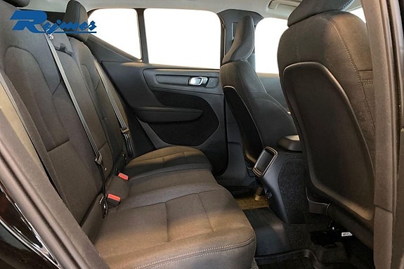 Volvo XC40 11 of 18