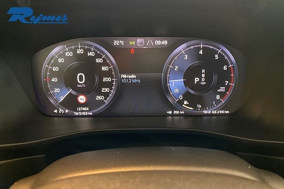 Volvo XC40 7 of 18